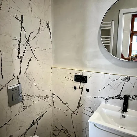 Apartment Fiszera No 5 *